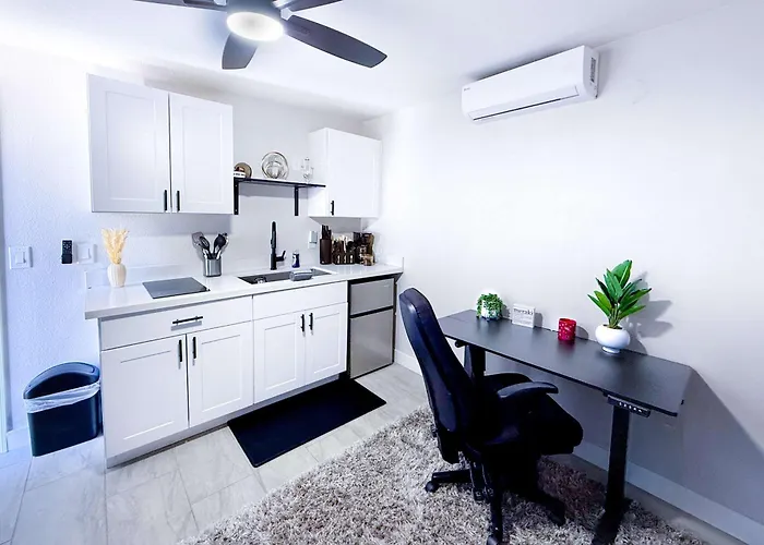 Casita Asu Mill Ave & Downtown Private Apartment